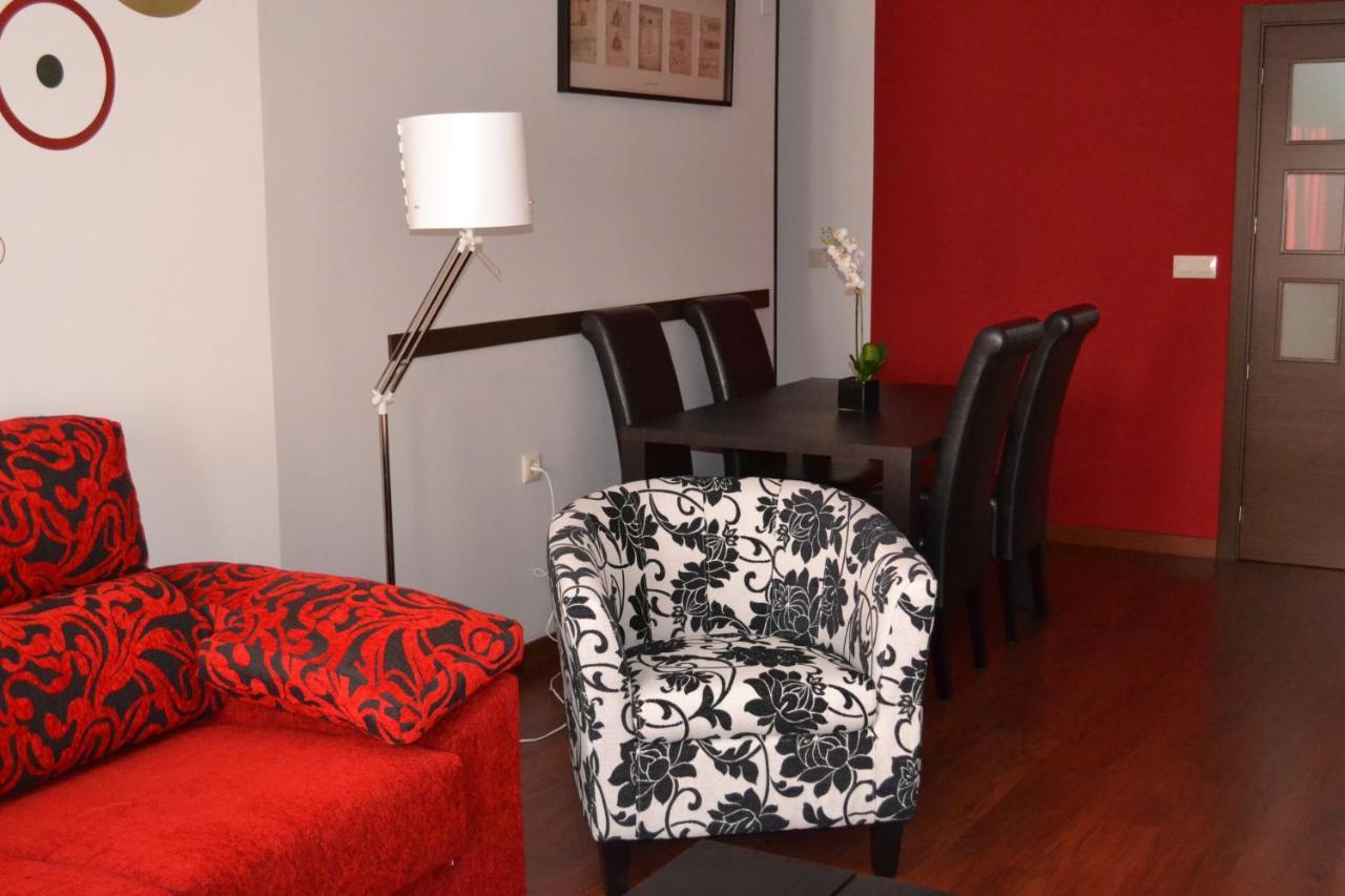 Apartamento Acueducto, Tres Dormitorios Y Parking Gratis Merida Bagian luar foto