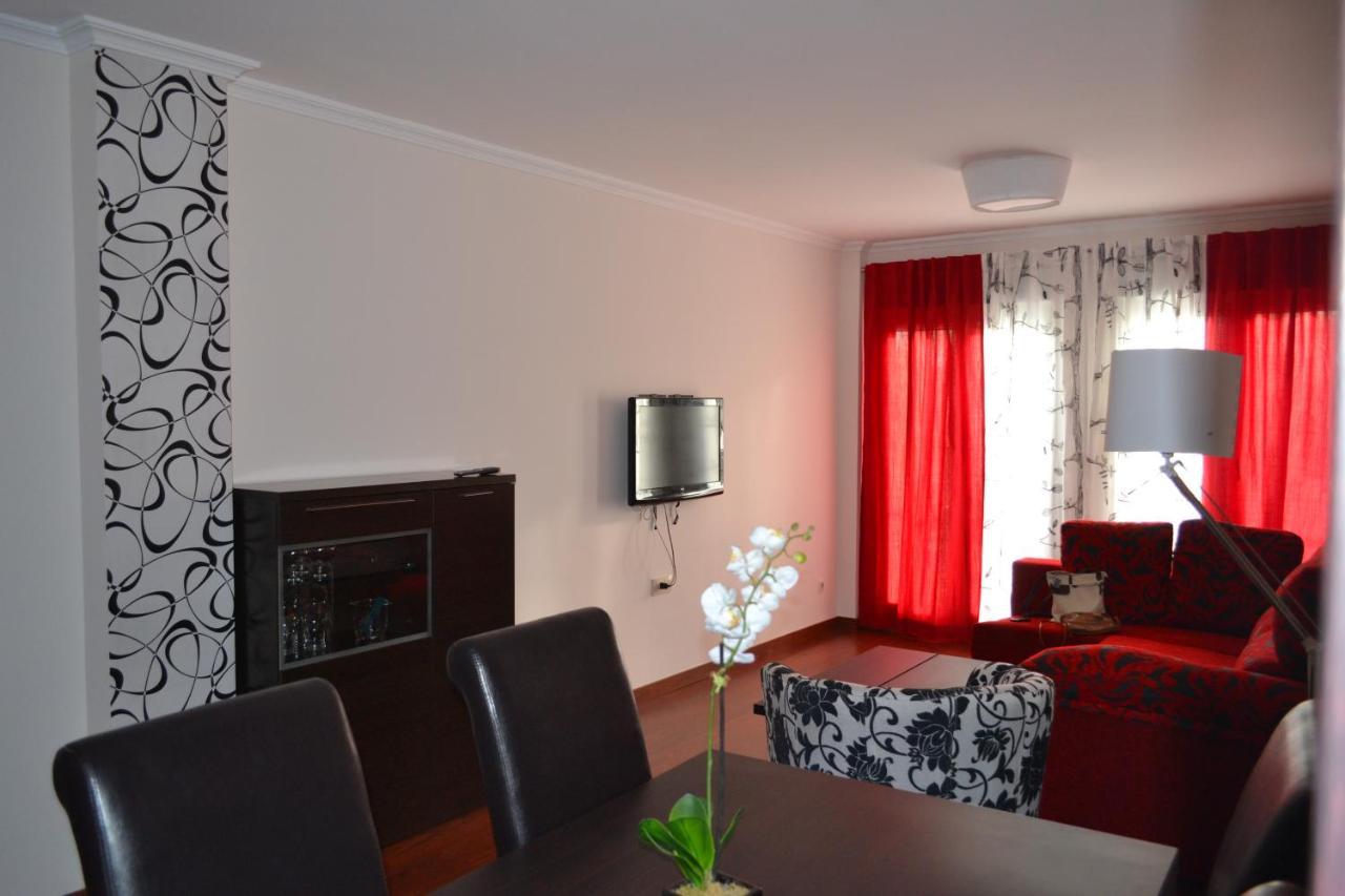 Apartamento Acueducto, Tres Dormitorios Y Parking Gratis Merida Bagian luar foto