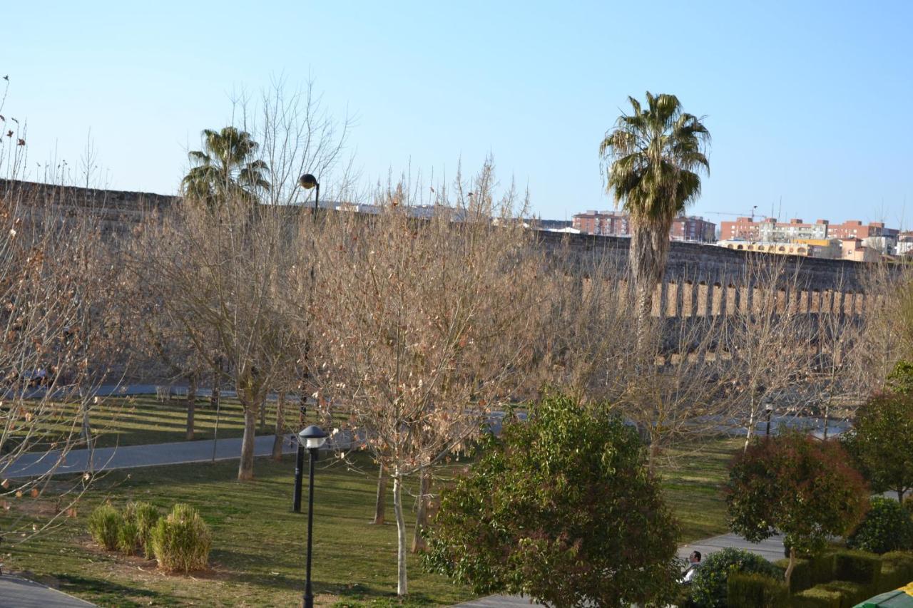 Apartamento Acueducto, Tres Dormitorios Y Parking Gratis Merida Bagian luar foto