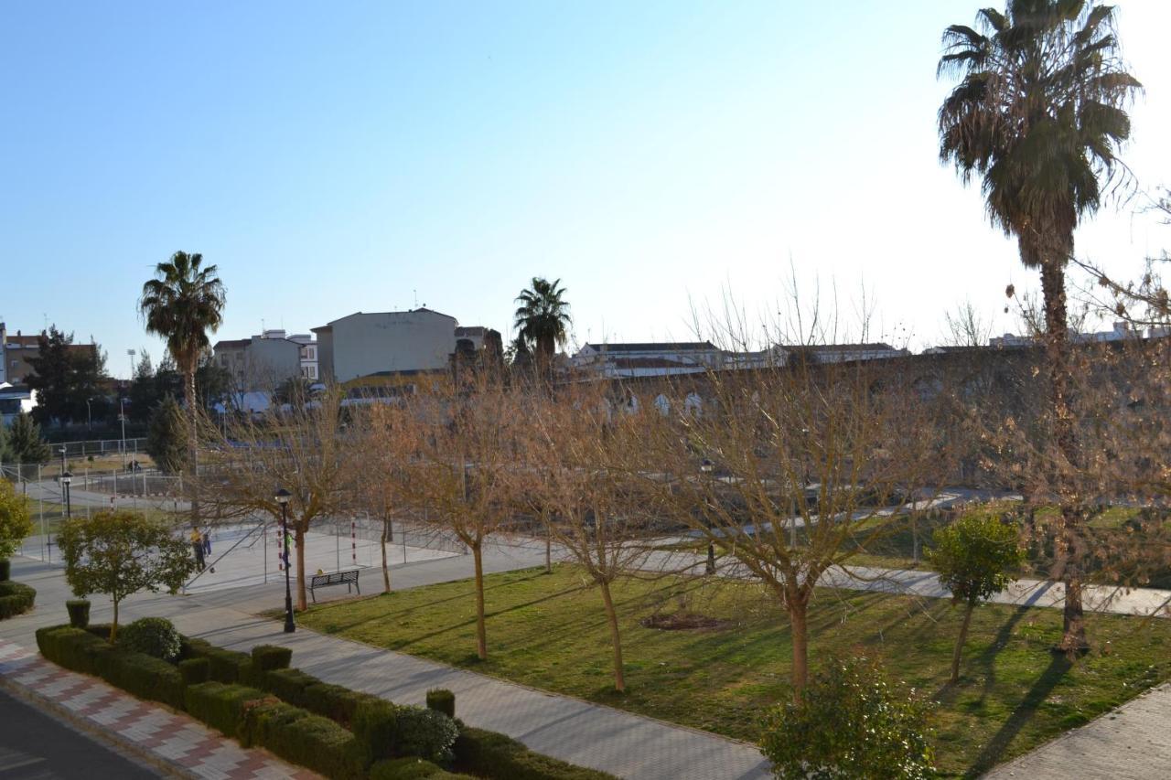 Apartamento Acueducto, Tres Dormitorios Y Parking Gratis Merida Bagian luar foto