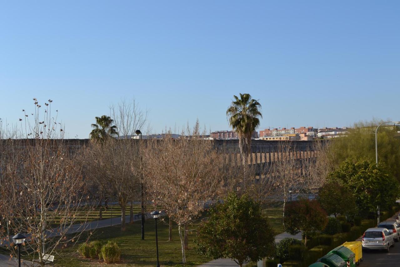Apartamento Acueducto, Tres Dormitorios Y Parking Gratis Merida Bagian luar foto